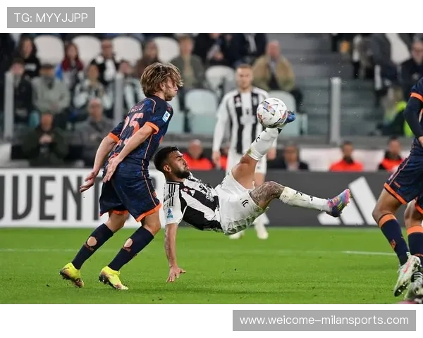 尤文中场节奏课：球员练习从慢到快的传球节律转变